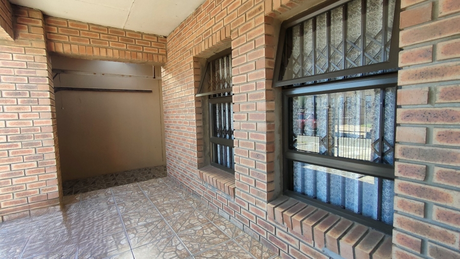 3 Bedroom Property for Sale in Zwide Eastern Cape